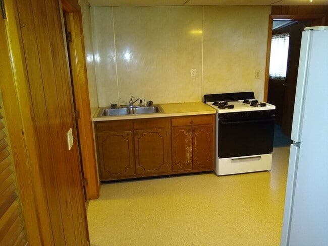 property at 949 N Union St