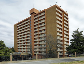 Paul Borda Towers in Memphis, TN - Building Photo - Building Photo