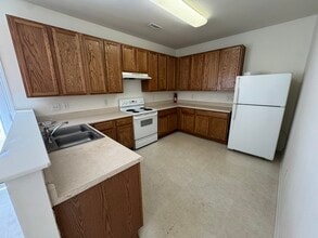 3621 Pinkham Way in Raleigh, NC - Foto de edificio - Building Photo