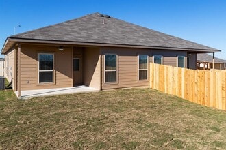 203 Kaspar Way in Canyon Lake, TX - Building Photo - Building Photo