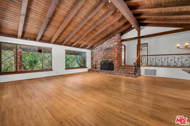 535 Crater Camp Dr in Calabasas, CA - Building Photo - Building Photo