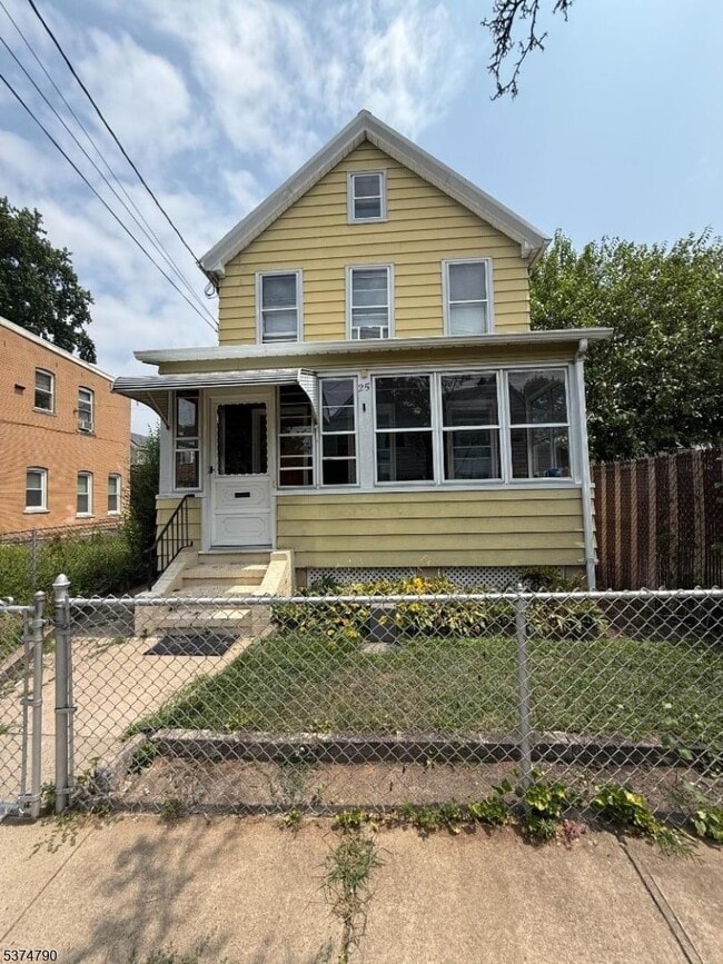 property at 25 Harrison Pl