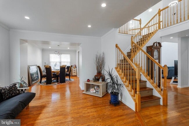 property at 34 Birmingham Dr