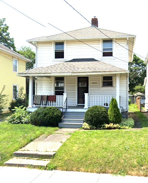 3038 Broadway in Lorain, OH - Building Photo