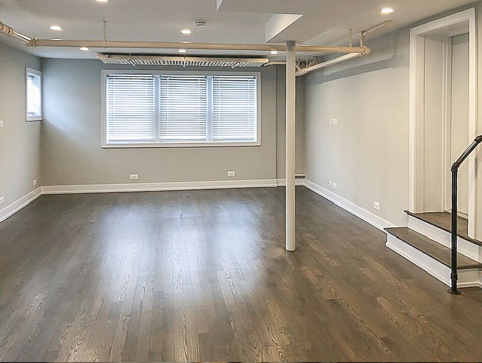 1813 W Winona St, Unit 1921 -1931-G in Chicago, IL - Building Photo