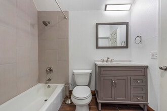 2043 Carroll Ave in St. Paul, MN - Building Photo - Building Photo