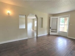 4601 Washington Ave SE in Charleston, WV - Building Photo - Building Photo