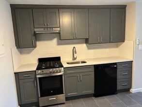 16 Walnut St in Arlington, MA - Building Photo - Building Photo