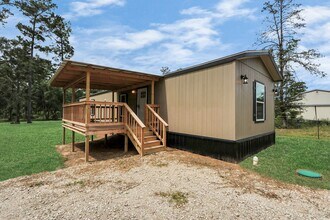 1560 Brown Rd in Willis, TX - Building Photo - Building Photo