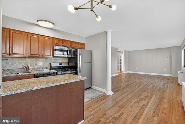 property at 1200 S Arlington Ridge Rd