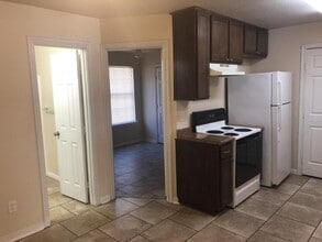 310 Shirley Dr in Lacy Lakeview, TX - Building Photo - Building Photo