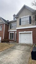 2318 Longcourt Wy in Atlanta, GA - Building Photo
