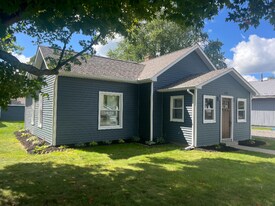 406 W Front St in New Carlisle, IN - Building Photo