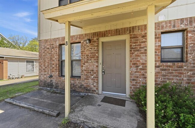 8011 Lazy Ln in Austin, TX - Building Photo - Building Photo