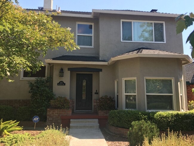 property at 212 W Euclid Ave