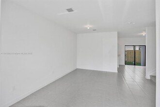 252 SW 159th Terrace in Pembroke Pines, FL - Building Photo - Building Photo