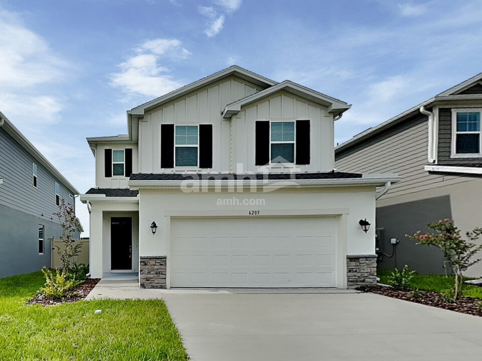 6205 Little Blf Cir in Mascotte, FL - Building Photo