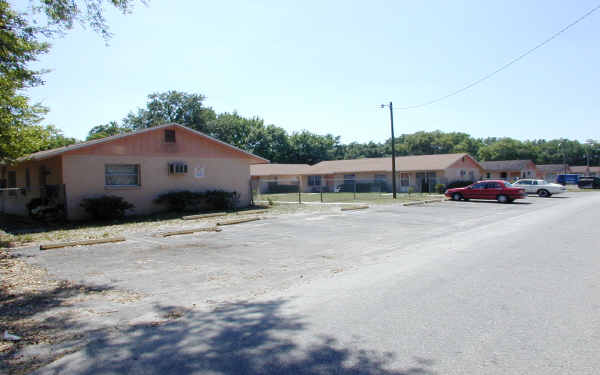 1503-1515 E 140th Ave in Tampa, FL - Building Photo - Building Photo