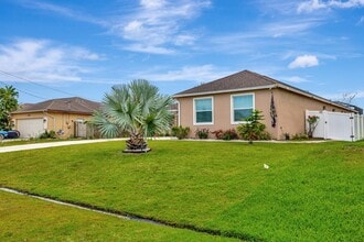 341 SW Kestor Dr in Port St. Lucie, FL - Building Photo - Building Photo