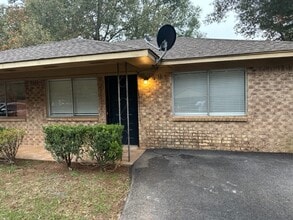 408 Kearley Dr in Hallsville, TX - Building Photo - Building Photo