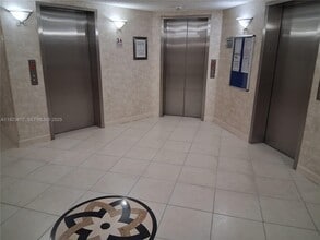 1400 St Charles Pl in Pembroke Pines, FL - Building Photo - Building Photo