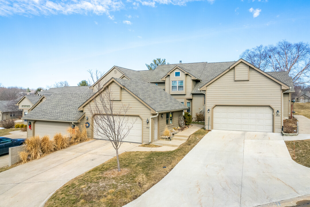 The Townhomes of Meadow Point in West Des Moines, IA - Building Photo