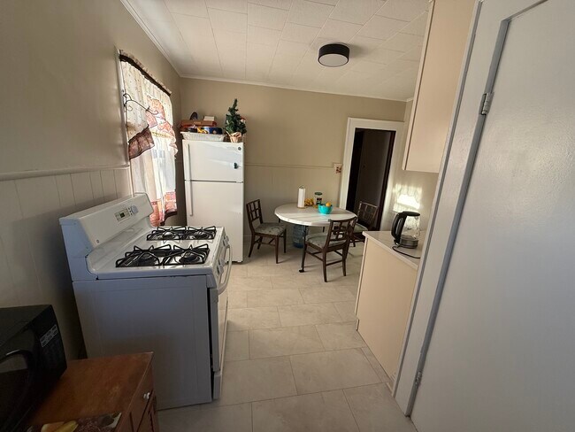 201 Joralemon St, Unit Cozy place in Belleville, NJ - Building Photo - Building Photo