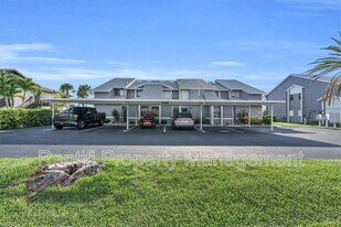4626 SE 5th Pl in Cape Coral, FL - Building Photo