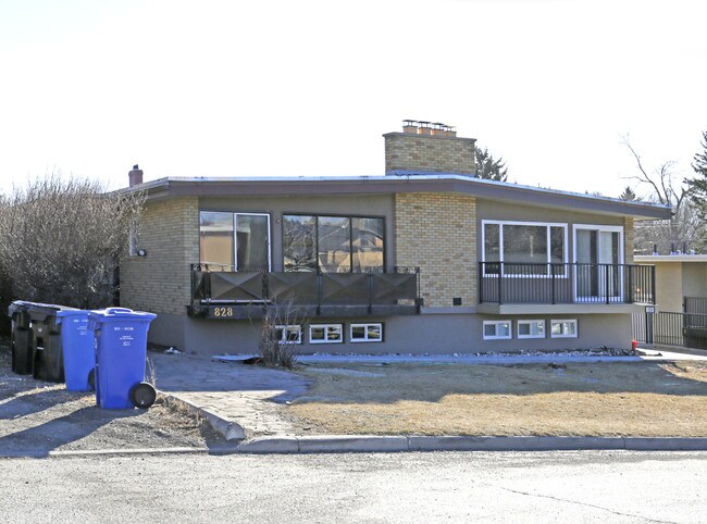 826 28th St NW in Calgary, AB - Building Photo - Primary Photo