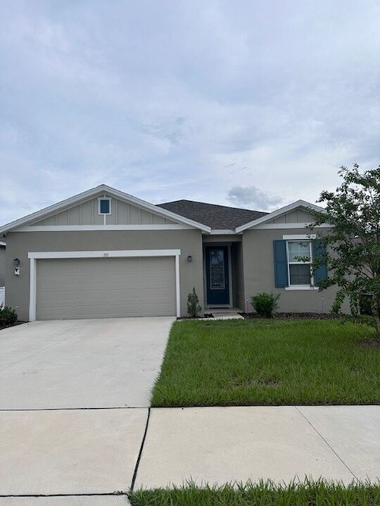 133 Lake Smart Cir in Winter Haven, FL - Foto de edificio