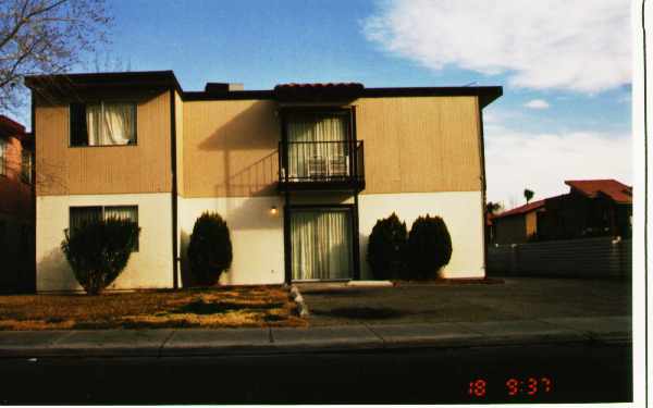 4820 W Twain Ave in Las Vegas, NV - Building Photo - Building Photo