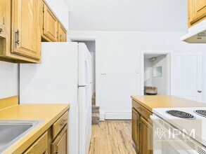 44 N Main St in Mount Wolf, PA - Foto de edificio - Building Photo