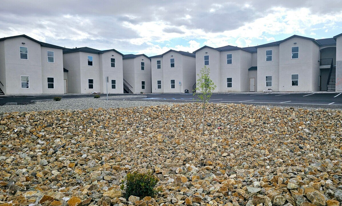 3451 Valverde Loop in Las Cruces, NM - Building Photo