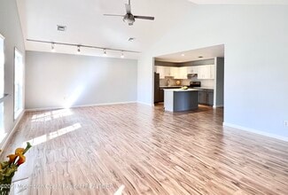 159 Tanglewood Pl in Morganville, NJ - Building Photo - Building Photo