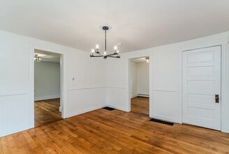 414 Russell St in Sunderland, MA - Building Photo - Building Photo
