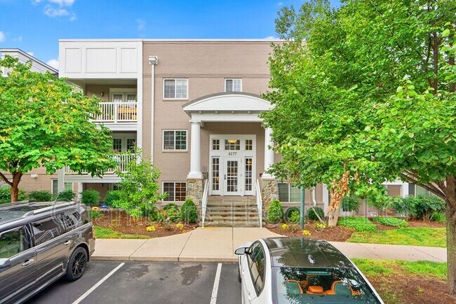 4177 S Four Mile Run Dr in Arlington, VA - Building Photo - Building Photo