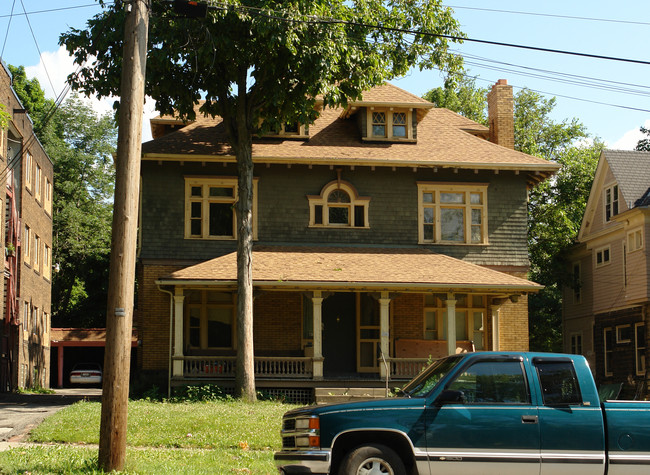 206 Broadway St in Youngstown, OH - Building Photo - Building Photo