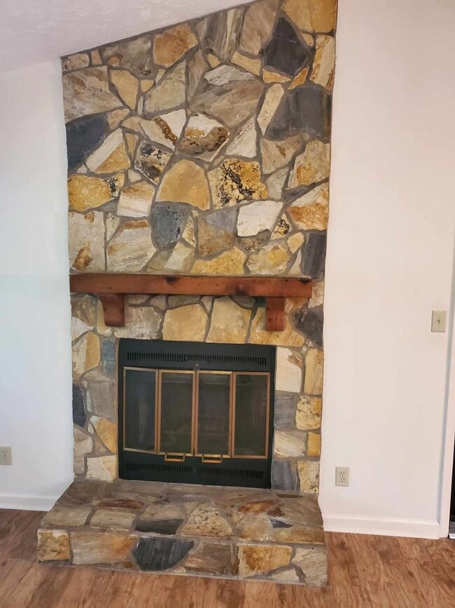 1865 Tryon Dr in Fayetteville, NC - Foto de edificio - Building Photo