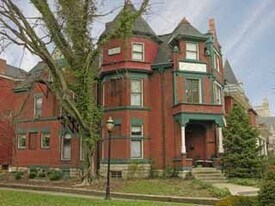 1430 S 4th St in Louisville, KY - Building Photo