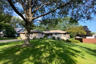 3121 Carefree Dr in Rockford, IL - Building Photo - Building Photo