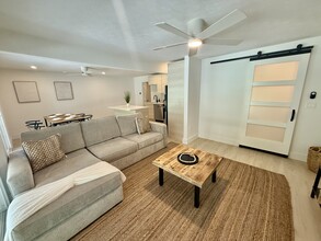 3637 Poplar Way, Unit Groundfloor Unit in Naples, FL - Building Photo - Building Photo