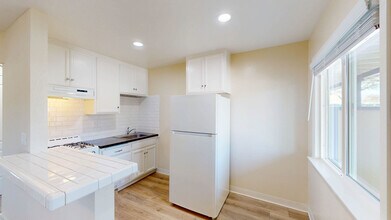 15443 Marty Dr in Glen Ellen, CA - Building Photo - Building Photo