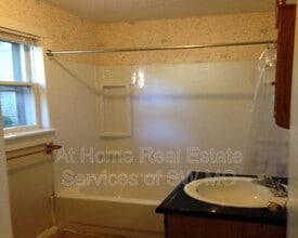 1843-B E Monroe St in Springfield, MO - Building Photo - Building Photo