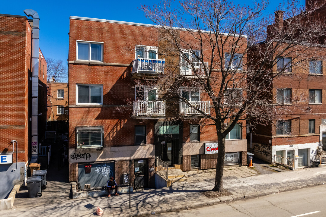5777B Décarie Boul in Montréal, QC - Building Photo