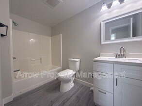 731 E Crawford St in Clay Center, KS - Foto de edificio - Building Photo