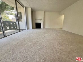 203 Montana Ave in Santa Monica, CA - Building Photo - Building Photo