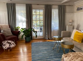 32 Russell St, Unit 1 in Brookline, MA - Building Photo