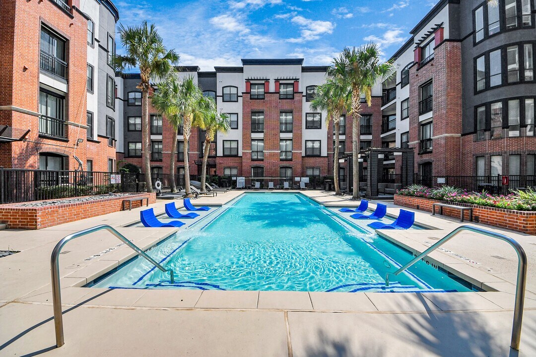 3616 Richmond Ave. in Houston, TX - Building Photo