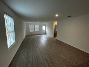 10022 Ana Hts in San Antonio, TX - Building Photo - Building Photo