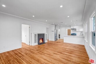 1413 E 76th Pl in Los Angeles, CA - Building Photo - Building Photo